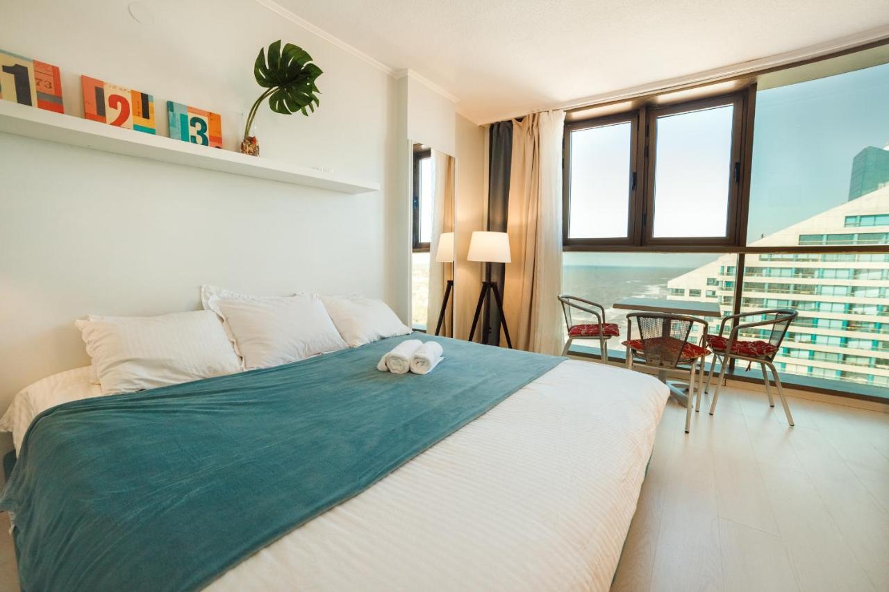Апартаменти Sunny Sea View Studio Herzliya Екстер'єр фото