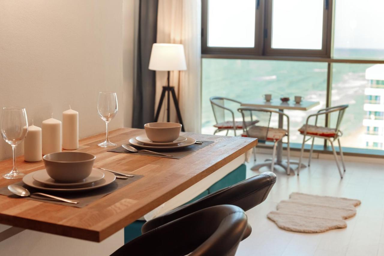 Апартаменти Sunny Sea View Studio Herzliya Екстер'єр фото